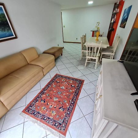 Apt Encantador Centro Guarapari, Completo, 50 M Da Praia Bagian luar foto